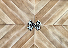 Load image into Gallery viewer, Pinwheel Bows By Hunted Design Co