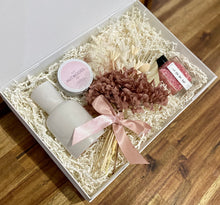 Load image into Gallery viewer, Posy Gift Hamper
