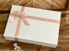 Load image into Gallery viewer, Posy Gift Hamper