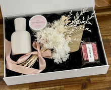 Load image into Gallery viewer, Posy Gift Hamper