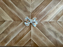 Load image into Gallery viewer, Pinwheel Bows By Hunted Design Co
