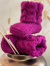 Load image into Gallery viewer, Handknitted Australian Wool Baby Booties