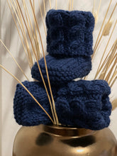 Load image into Gallery viewer, Handknitted Australian Wool Baby Booties