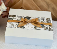 Load image into Gallery viewer, Serenity Gift Hamper
