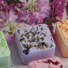 Load image into Gallery viewer, Bath Bomb - Lavender Maillette
