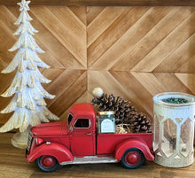 Load image into Gallery viewer, Scented Salt Crystals by Hunted Design Co - HOLLY 60 g
