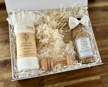 Load image into Gallery viewer, Maple Mummy Gift Hamper
